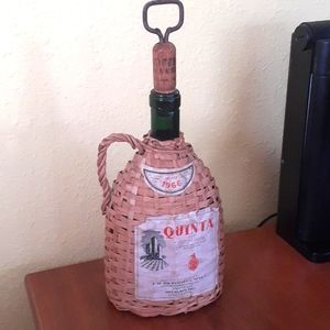 Quinta Vintage wine bottle bundle